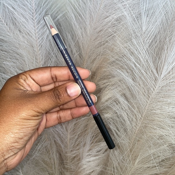 Kevyn Aucoin Lip Set - Picture 4 of 5